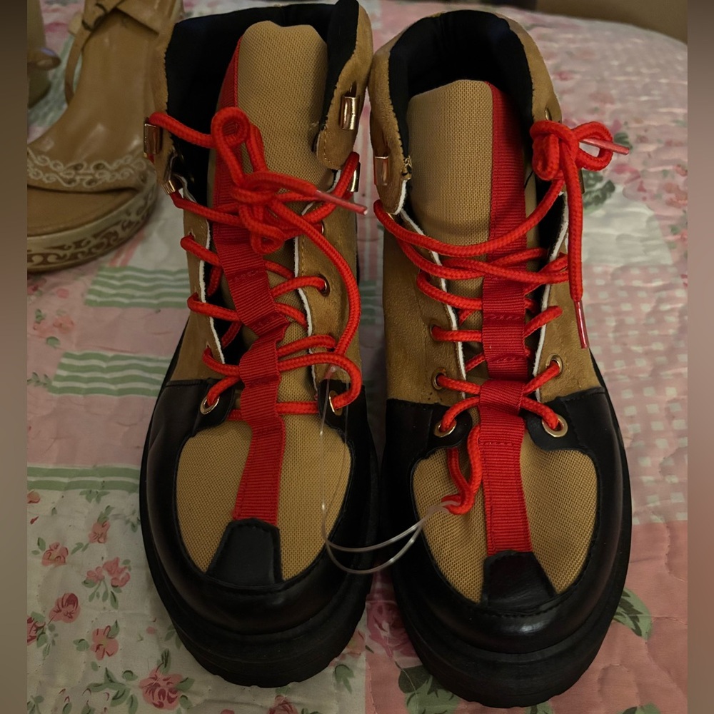 Quipid Stylish Tan and Black Women's Boots